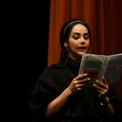 نمایشنامه‌خوانی پایین، گذر سقاخانه | عکس