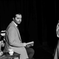 نمایش مثل خاری در انگشت | عکس