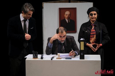 نمایش نامه اداری | گفت‌وگو با آریو راقب کیانی، کارگردان نمایش «نامه اداری» | عکس