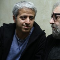 نمایش قصه‌ی ترانه‌های ماندگار | تشویق طولانی مسعود کیمیایی در «بازنمایش قصه‌ ترانه‌های ماندگار | عکس