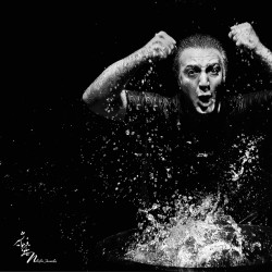 نمایش زخم هایم را بو بکش | عکس