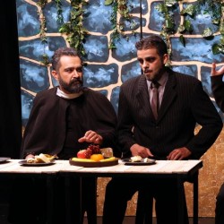 نمایش ارباب پونتیلا و نوکرش ماتی | عکس