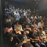 نمایش قاب | نشست گفتگو پیرامون نمایش «قاب» با حضور یوسف باپیری، رامین اکبری، مجتبی کریمی، کیهان پرچمی و گروه اجرایی برگزار شد. | عکس