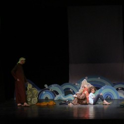 نمایش بچه نهنگ | عکس