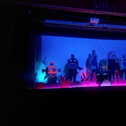 نمایش قهرمان آکواریوم | عکس