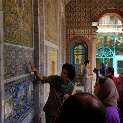 گردش تهران‌گردی به زبان فرانسه |خانه مقدم| | عکس