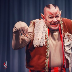 نمایش فین جین | عکس