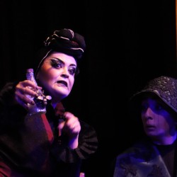 نمایش مغازه خودکشی | دور دوم | عکس