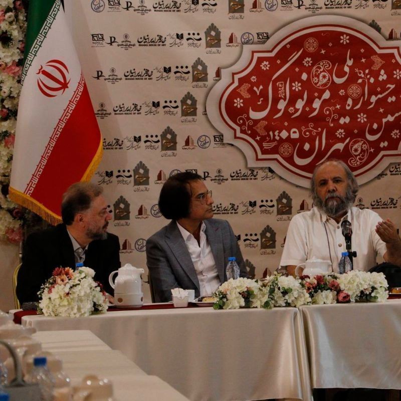 نشست خبری اولین جشنواره ملی «مونولوگ تهران» که از سراسر کشور متقاضی می پذیردریال شامگاه پنجشنبه دوم مهرماه با حضور رییس جشنواره و اعضای هیئت داوران و همراهی برخی مسئولان در هتل پرشین پلازا برگزار شد. | عکس
