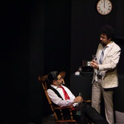 نمایش لحظه درنگ می‌کند | عکس