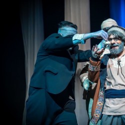 نمایش هتل ترانسیلوانیا | شیراز | عکس