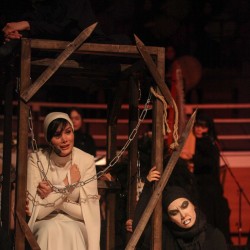 نمایش موزیکال زیبای طناز ۲ | عکس