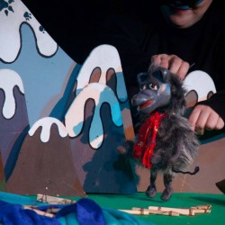 نمایش گرگ بلا جلو بیا جلو بیا | عکس