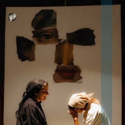 نمایش وقتی خروس غلط می‌خواند | عکس