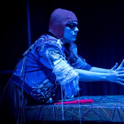 نمایش دستور پخت قرمه‌سبزی به خط بریل | عکس