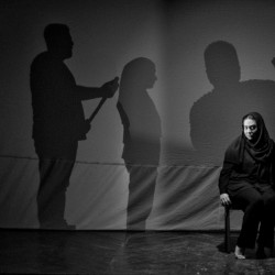 نمایش دیگر مرا صدا نزن، مادر! | عکس