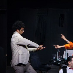 نمایش لحظه درنگ می‌کند | عکس