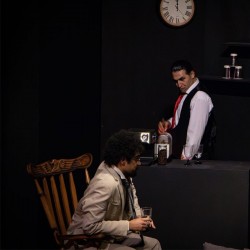 نمایش لحظه درنگ می‌کند | عکس