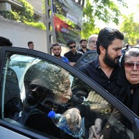 حامد بهداد به سوگ پدرش نشست  | عکس