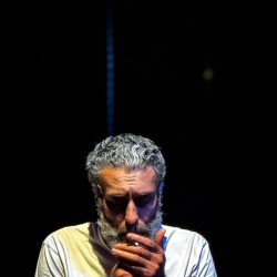 نمایش قانون گروتو | عکس