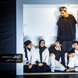 نمایش به علت ضیق مکان | عکس