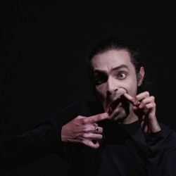 نمایش دروغگو | عکس