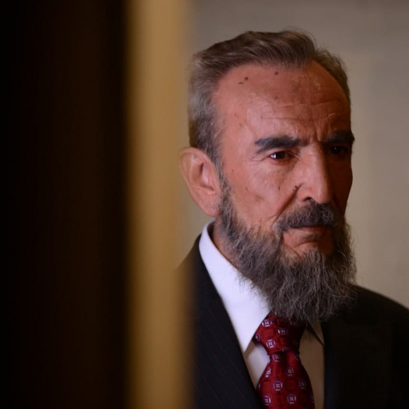 بیوک میرزایی در نقش کاسترو به «مهمانی از کارائیب» آمد | عکس