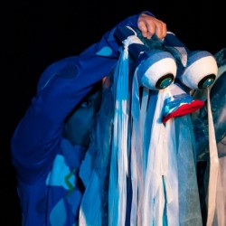 نمایش گرگ بلا جلو بیا جلو بیا | عکس