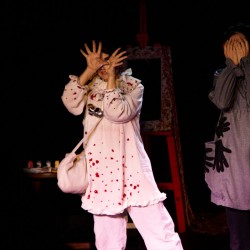 نمایش زهدان | عکس