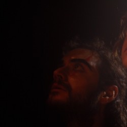 نمایش وحوش مطیع | عکس