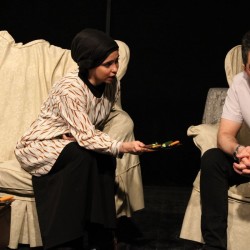 نمایش دروغ | عکس