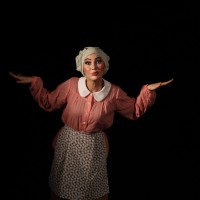 نمایش افسانه پر طلایی | دوشنبه، اول دی‌ماه در تالار هنر  نمایش «افسانه پرِ طلایی»، میزبان هنرمندان، منتقدان و خبرنگاران می‌شود | عکس