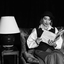 نمایش مثل خاری در انگشت | عکس