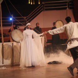 نمایش موزیکال زیبای طناز ۲ | عکس