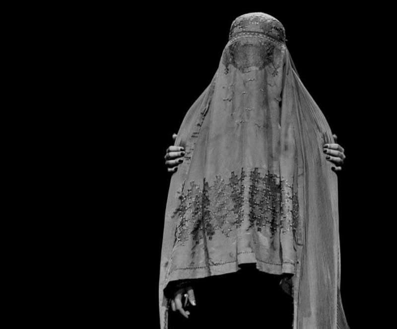 روایتی تاثر برانگیز از برزخِ بازگشت اجباری دختر افغان به کشورش | عکس