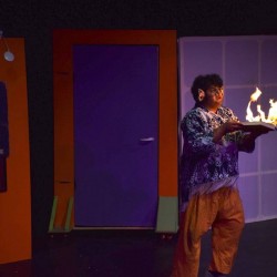 نمایش غول آرزو | عکس