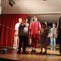 نمایش بازی برای همه | عکس