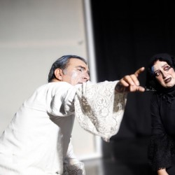 نمایش بازی زندگی | عکس