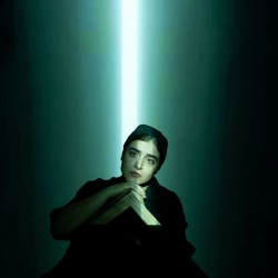 نمایش نزیسته | عکس