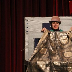 نمایش لباس جدید پادشاه | عکس