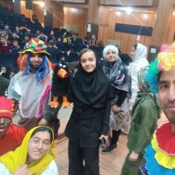 نمایش کاغذ زباله نیست | عکس