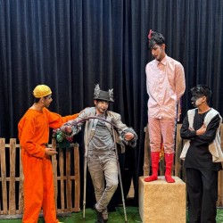 نمایش روزی روزگاری سگی‌… | عکس