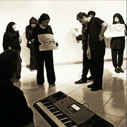 نمایشنامه‌خوانی بداهه گوی آلما | عکس