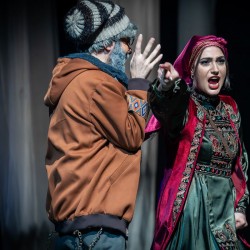 نمایش هتل ترانسیلوانیا شعبه در ایران | کرج | عکس