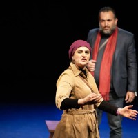 نمایش توو | محمدمتین اوجانی: در رابطه با هزینه تولید تئاتر باید آه کشید/ دستمزدهای توهمی بازیگران تئاتر مشکل ساز شده است | عکس