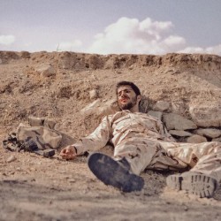 فیلم کوتاه هیچ سربازی زنده از جنگ برنمی‌گردد | عکس