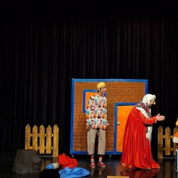 نمایش هپل تنبل و خروس قهرمان | عکس