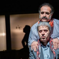 نمایش به یک قاتل ساده نیازمندیم | مخاطب خودش را در این نمایش می‌بیند؛ «به یک قاتل ساده نیازمندیم»! | عکس