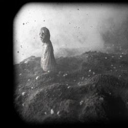 نمایش قتال وضع | دیوار | عکس