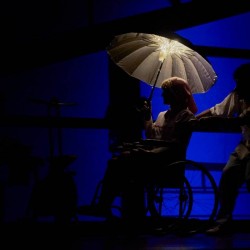 نمایش اسکارلت و آن شب بارانی | عکس